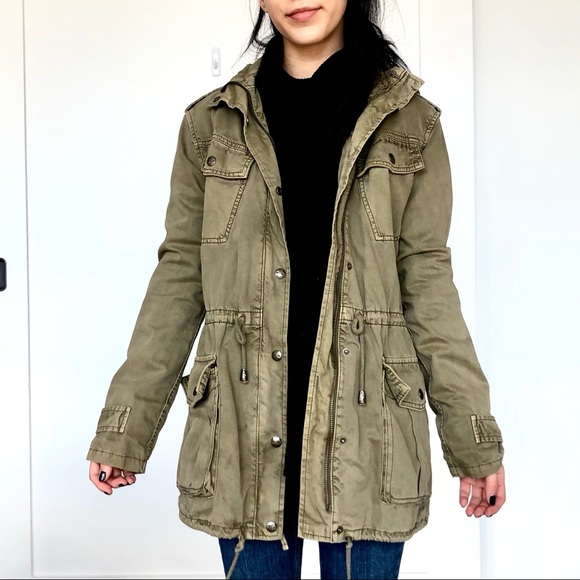 Aritzia Jackets & Blazers - Aritzia Trooper Jacket in Army Green